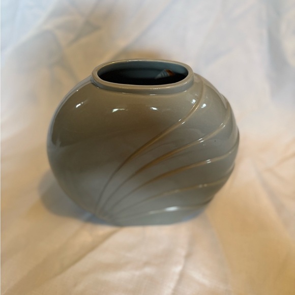 Vintage Art Deco Gray Round Ceramic Vase - Picture 2 of 8